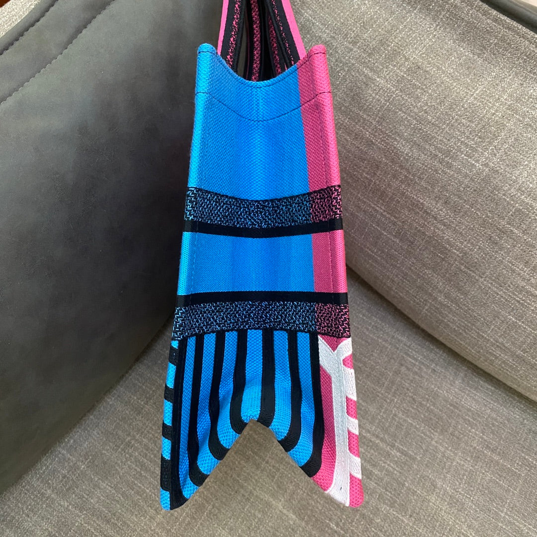 Top Quality MeTop Qualityum Book Tote Bright Blue and Bright Pink D-Jungle Pop Embroidery, Blue/Pink, For Women Womens Handbags Shoulder Bags, 36cm CD M1296ZRON_M885