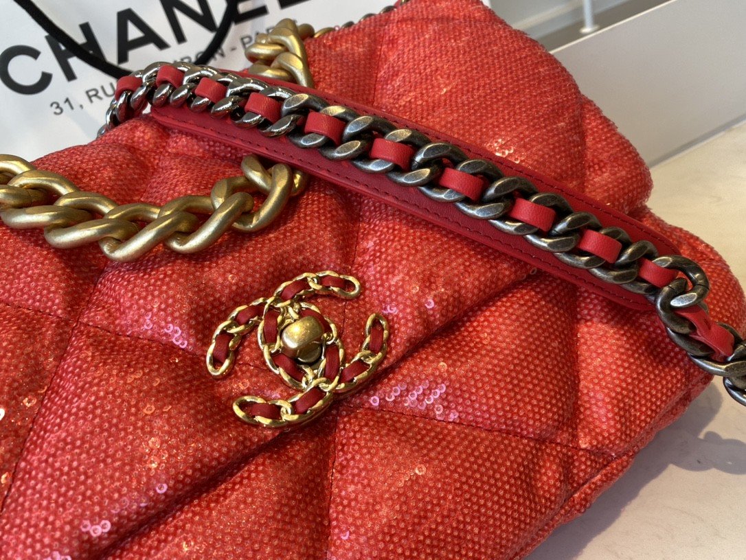 CHL 19 Flap Bag Gold Hardware Red For Women, Women’s Handbags, Shoulder Bags 10in/26cm AS1160 