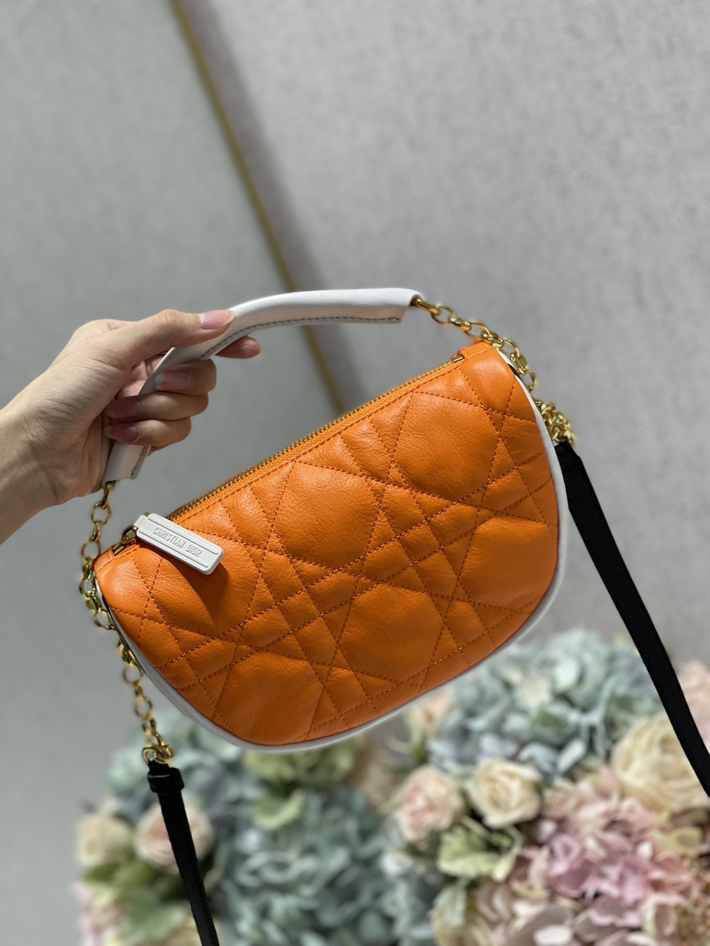 Top Quality Small Vibe Hobo Bag Top QualityuoresTop Qualitynt Orange Macrocannage, Orange Handbags, Crossbody Bags, 20cm CD M7200ODDO_M057