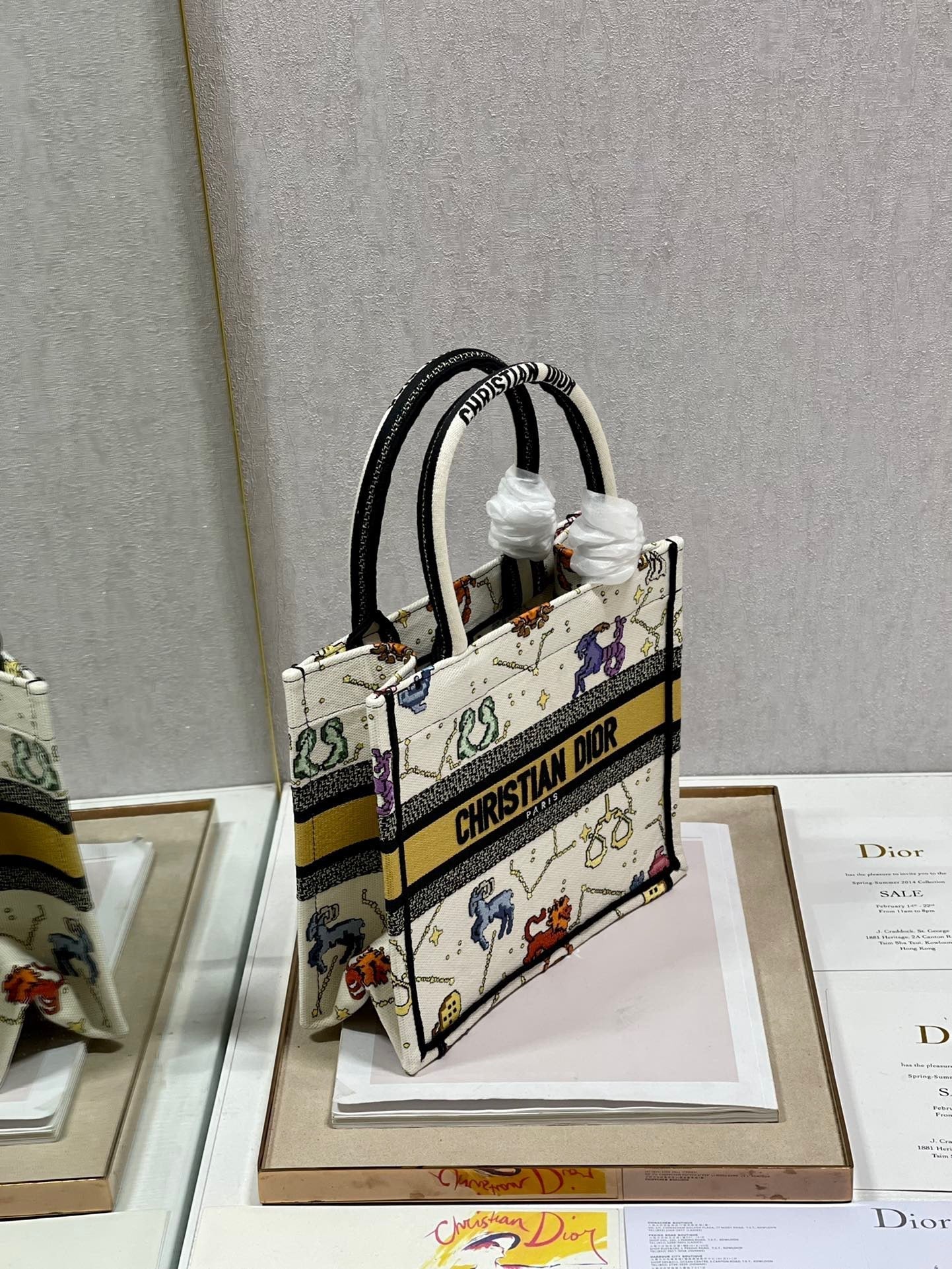 Top Quality Small Book Tote white, For Women, Womens Handbags 26.5cm/10.5in CD M1265ZRTY_M941
