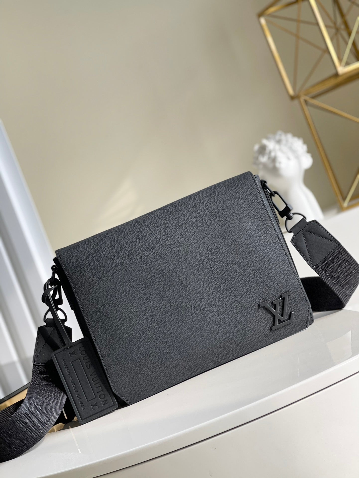 Top Quality Messenger Grain Black For Men, Bags, Shoulder And Crossbody Bags 11in/28cm Top Quality M57080