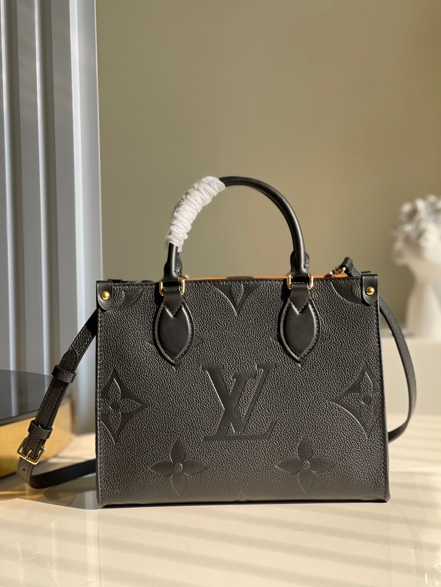 Top Quality OnTheGo PM Tote Bag Monogram Empreinte Black For Women, Womens Handbags, Shoulder And Crossbody Bags 9.8in/25cm Top Quality M45653