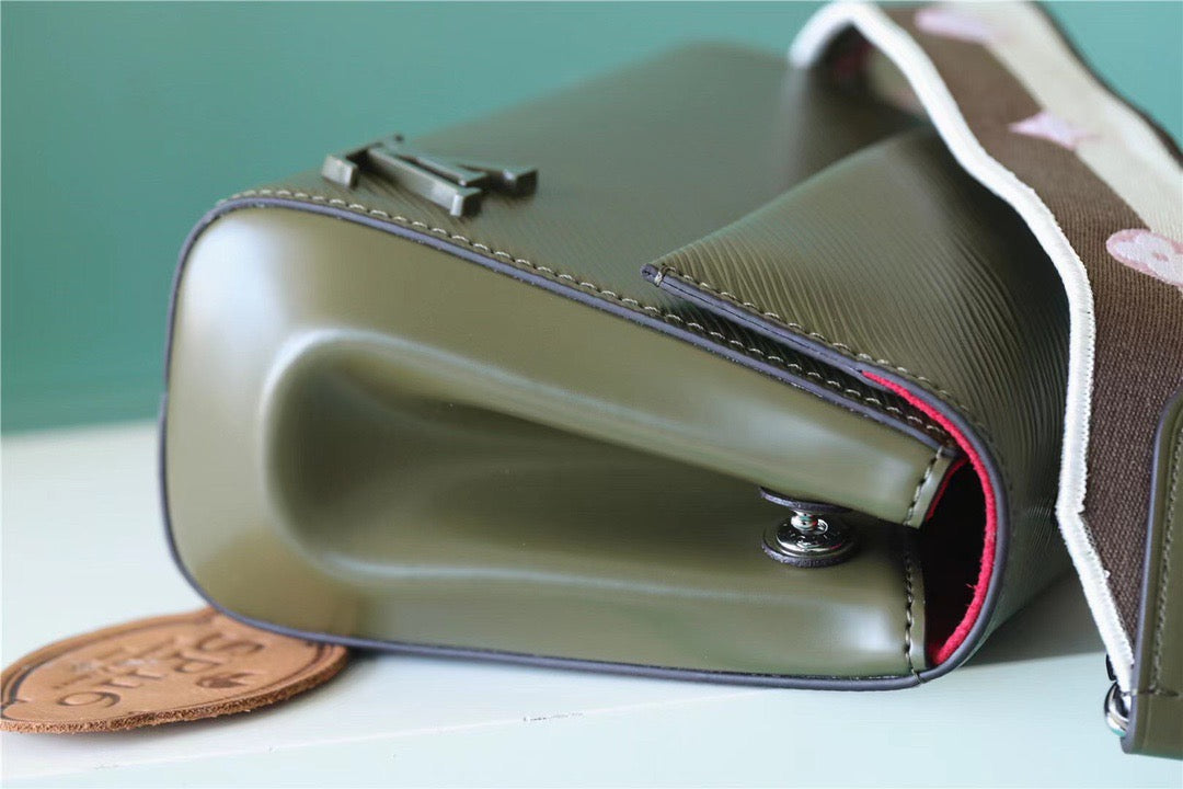 Top Quality Cluny Mini Epi Green For Women,  Shoulder And Crossbody Bags 20cm/7.9in Top Quality 