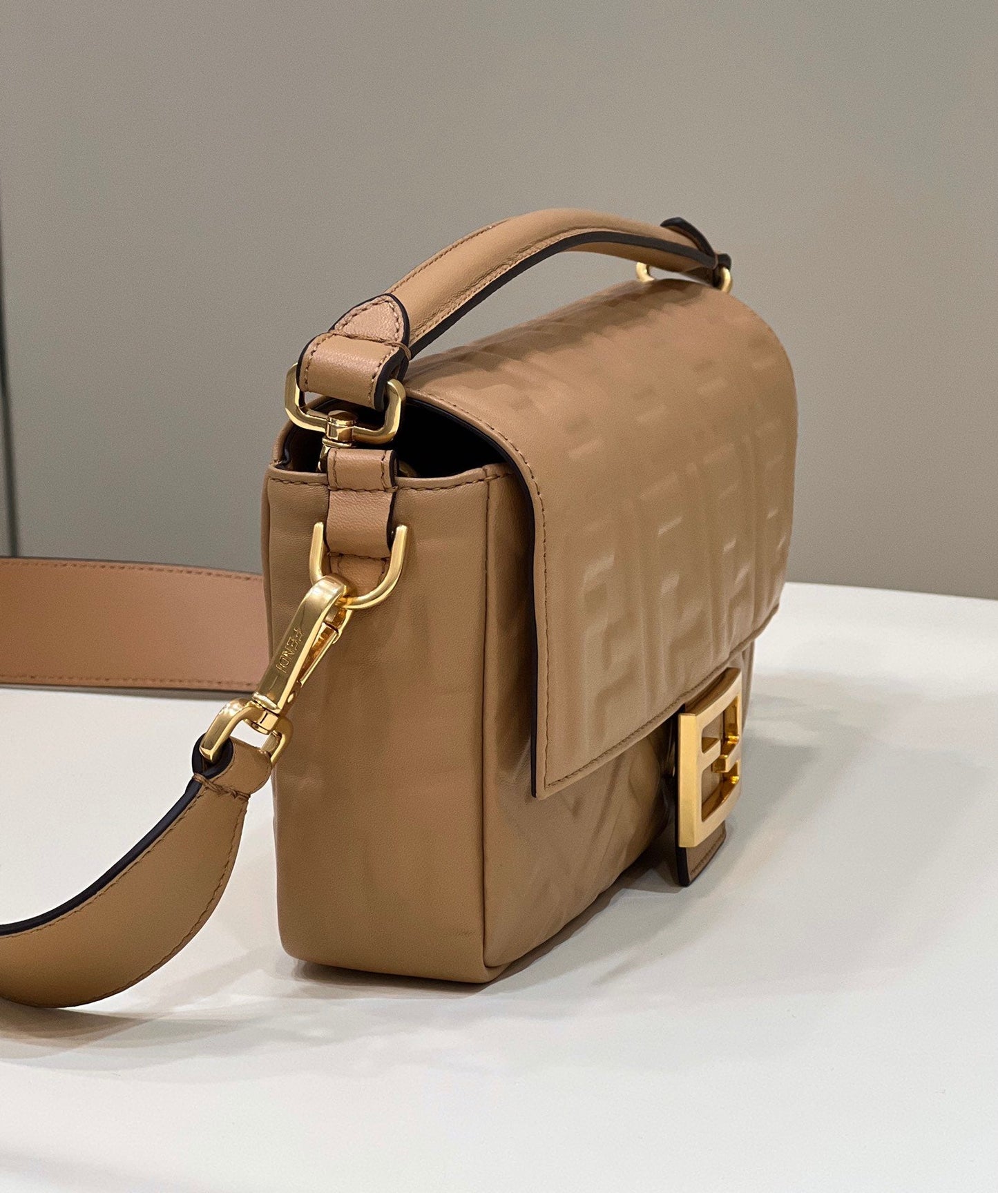 Top QualityTop Quality Baguette Brown For Women, Women’s Handbags, Shoulder And Crossbody Bags 10in/27cm FF 8BR600