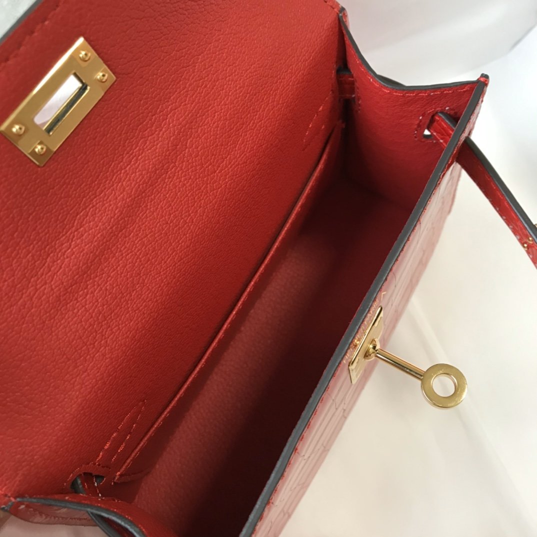 Top Quality Kelly Red For Women Gold Toned Hardware 7.8in/20cm