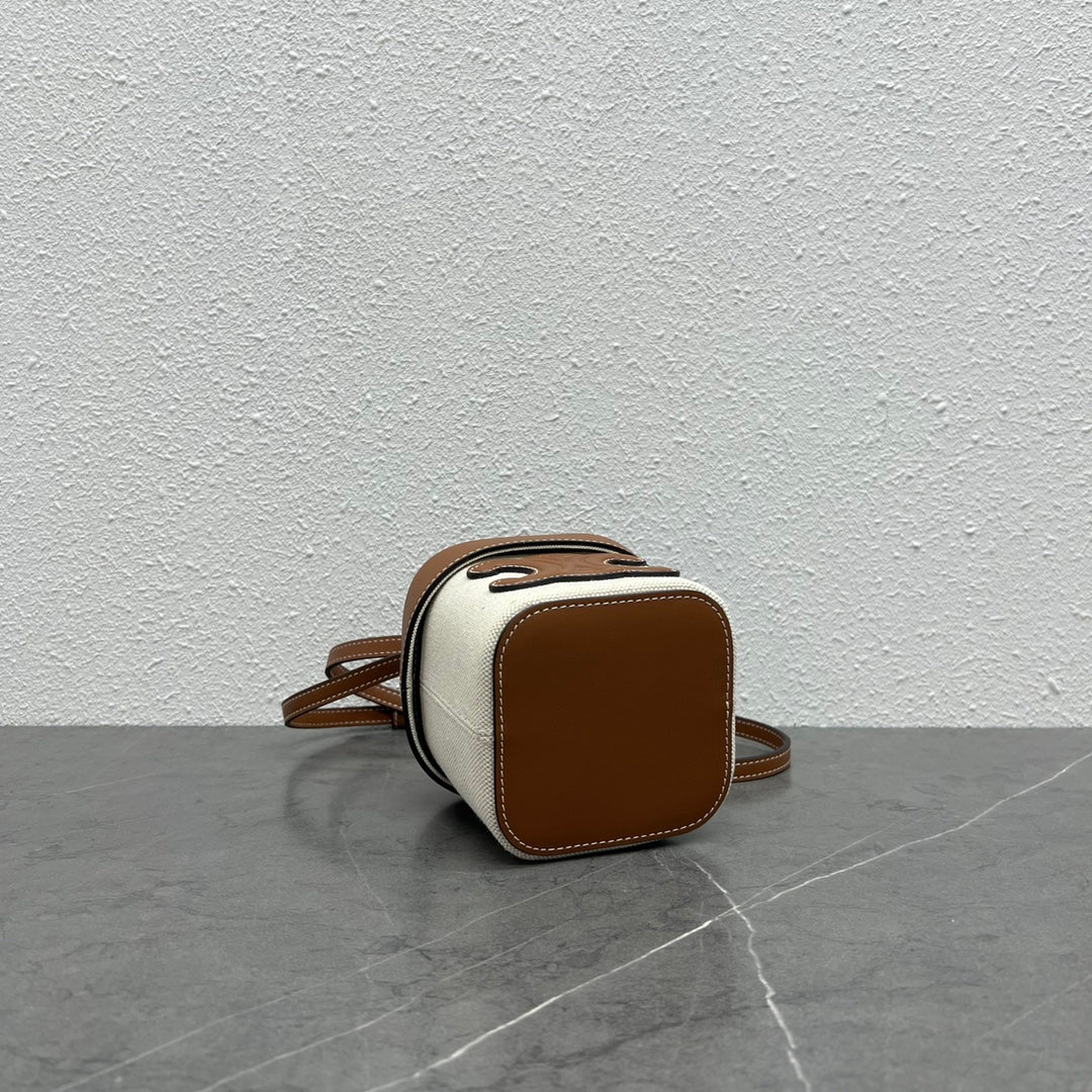 Top Quality Small Box Cuir Triomphe In Textile Natural / Tan For Women 4in/11cm 