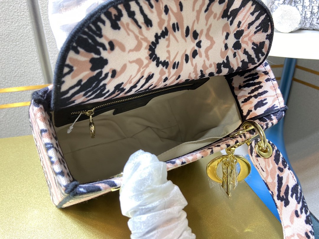 EN - New 1:1 rep  Bags DIR 237