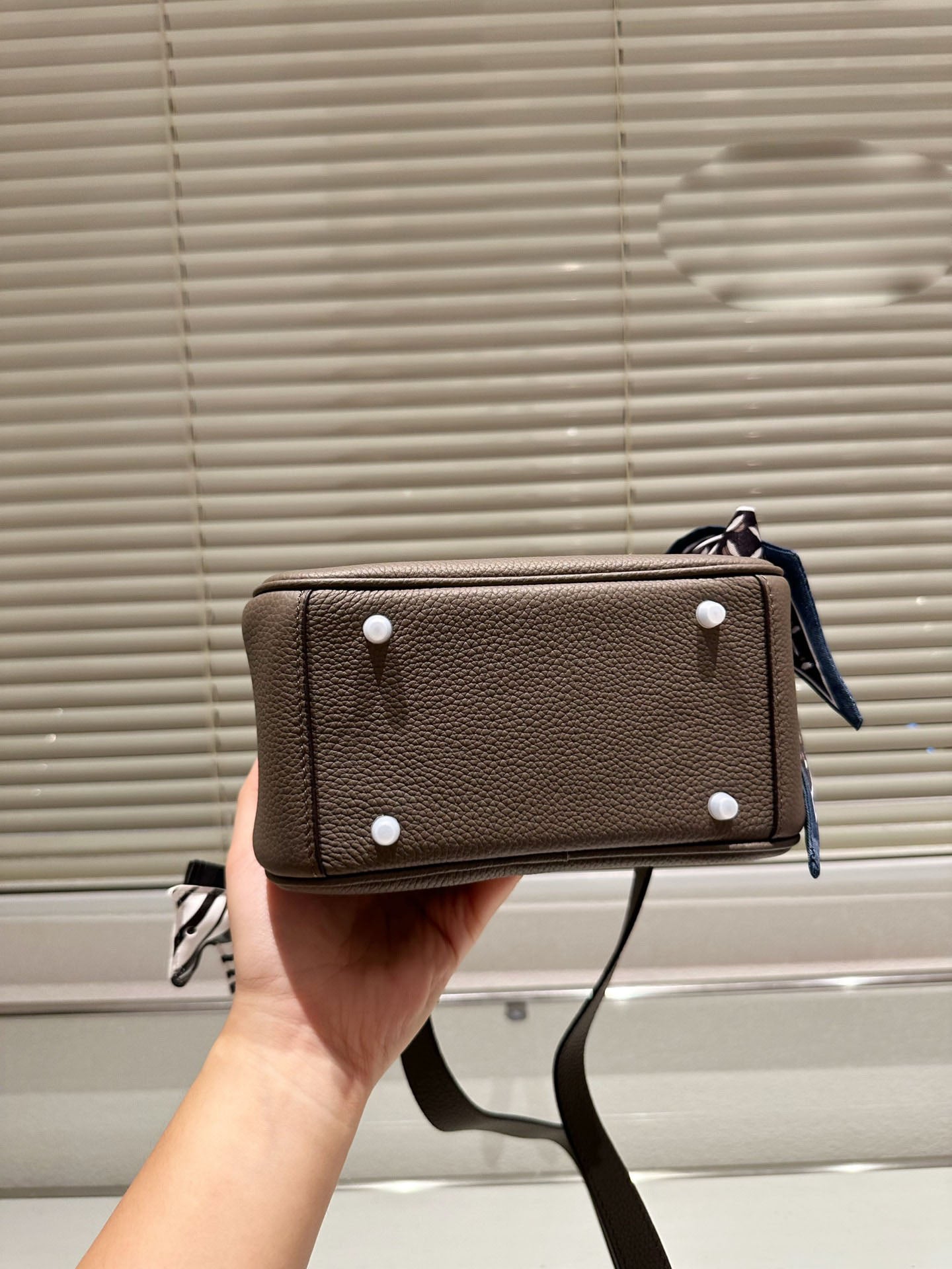 EN - New 1:1 rep  Bags HM 143