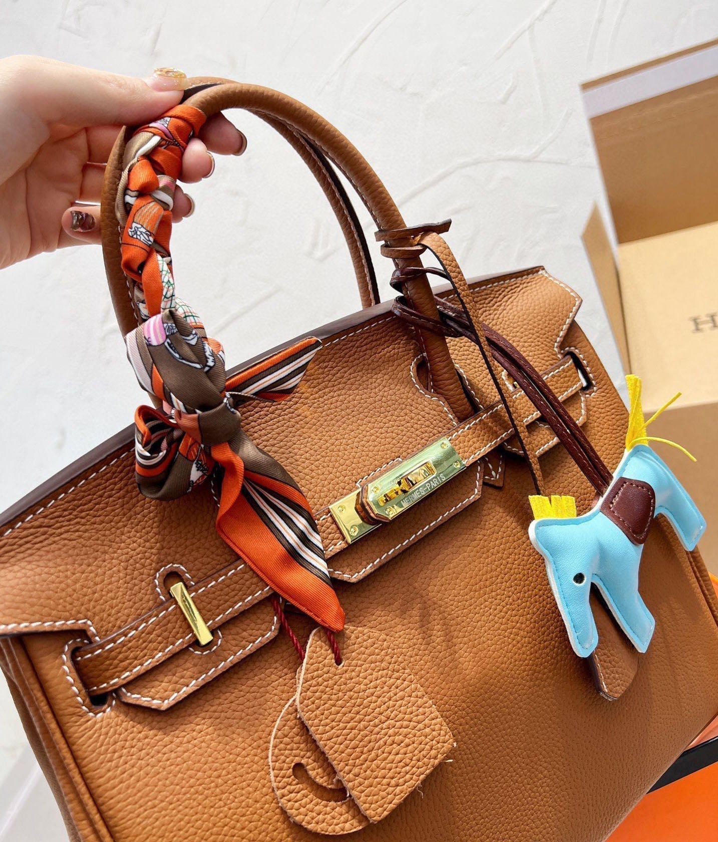 EN - New 1:1 rep  Bags HM 133