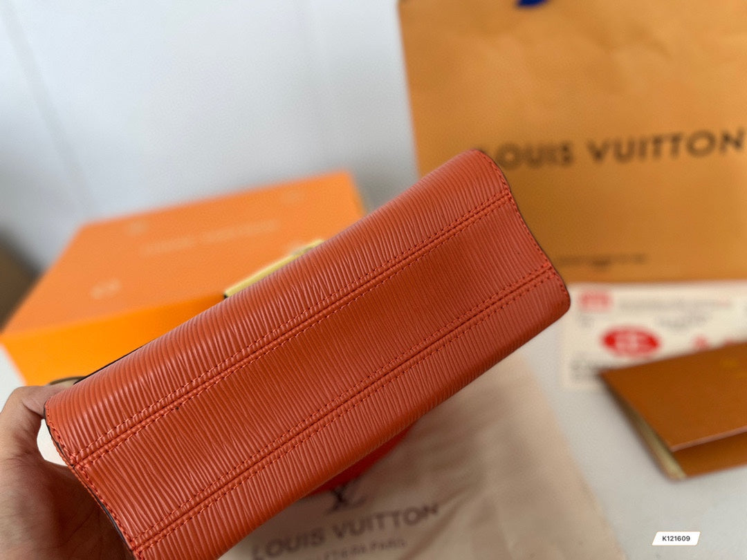 EN - New 1:1 rep Lux Bags LUV 529