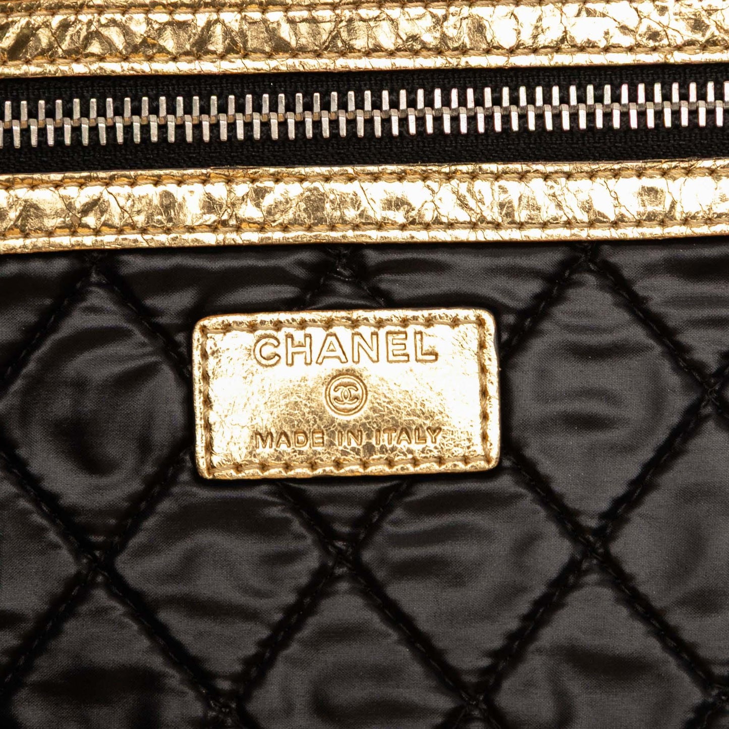Gold Chanel Metallic Crinkled Calfskin Feministe Mais Feminine Pouch Clutch Bag