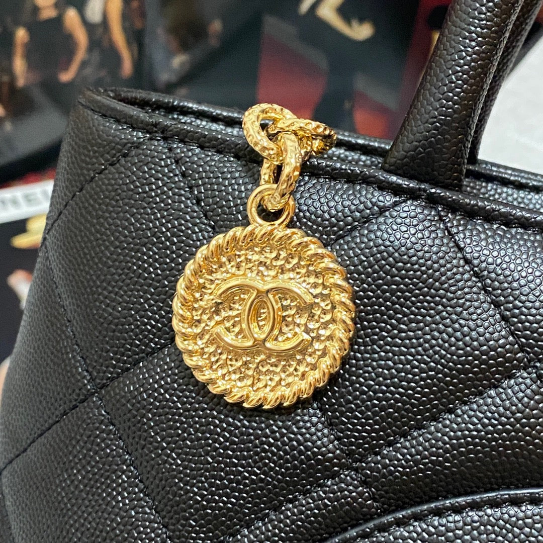 CHLMedallion Tote Gold Hardware Caviar Black For Women, Women’s Handbags, Shoulder Bags 15in/32cm