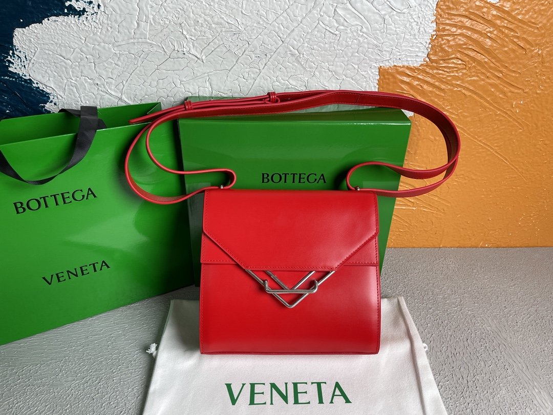 Top Quality Clip Bag Red, For Women, Women’s Bags 9in/23cm