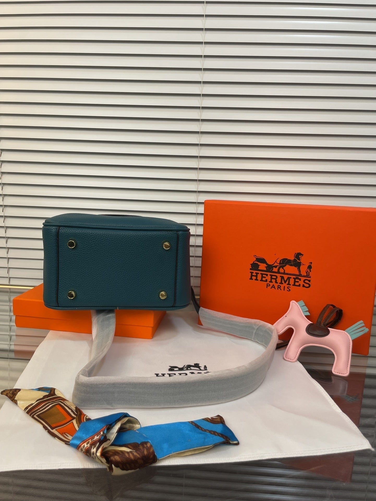 EN - New 1:1 rep  Bags HM 147