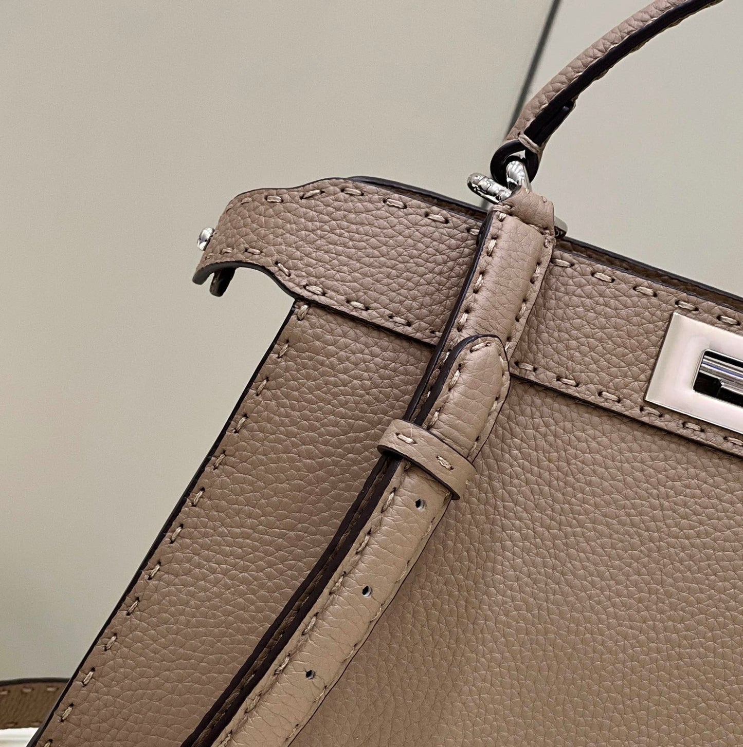 FI Top Quality ISeeU MeTop Qualityum Brown For Women, Handbags, Shoulder Bags 13.1in/33.5cm FF