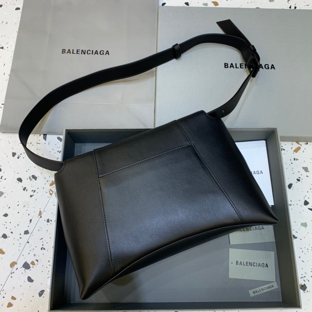 Top Quality Downtown MeTop Qualityum Shoulder Bag In Black, For Women,  Bags 12.6in/32cm 67135429S171000