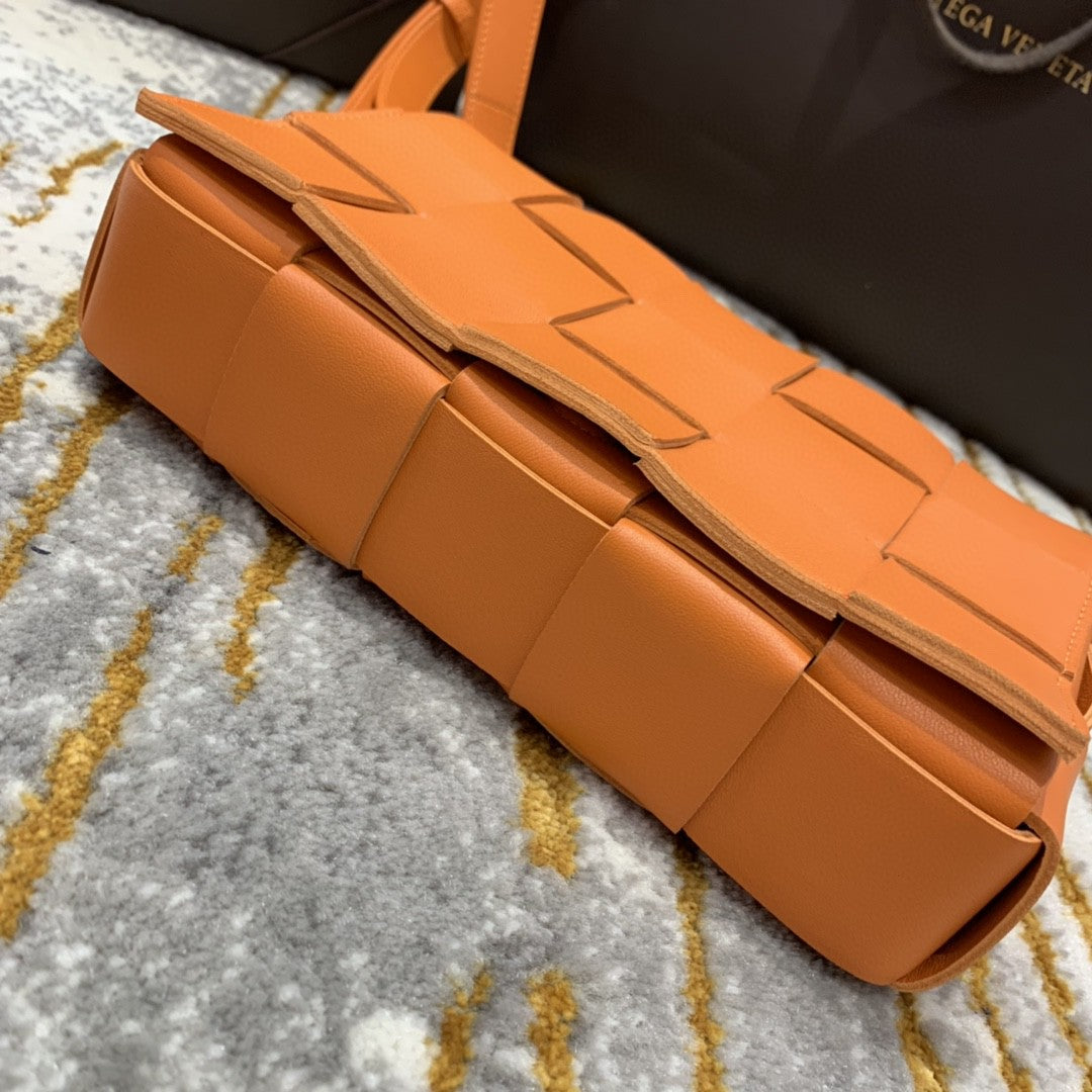 Top Quality Cassette Bag For Women 9.1in/23cm In Tangerine 578004VMAY17003