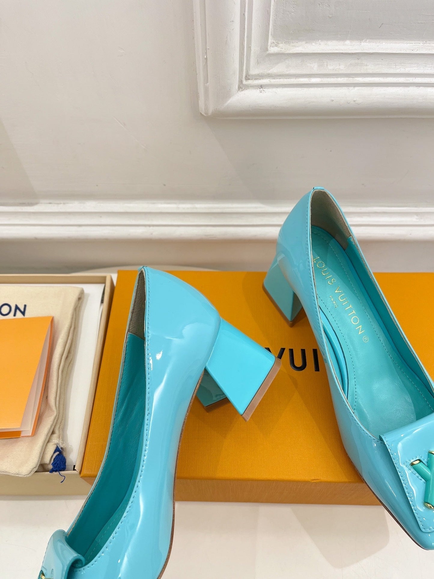 New 1:1 rep LUV High Heel Shoes 036