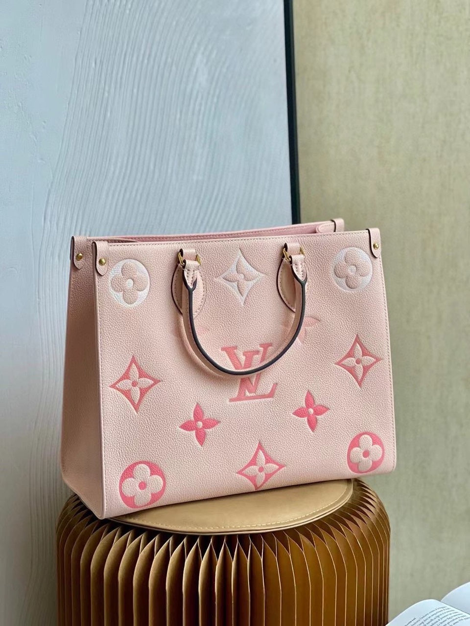 Top Quality OnTheGo MM Monogram Empreinte Cream For Women 34cm Top Quality M45717