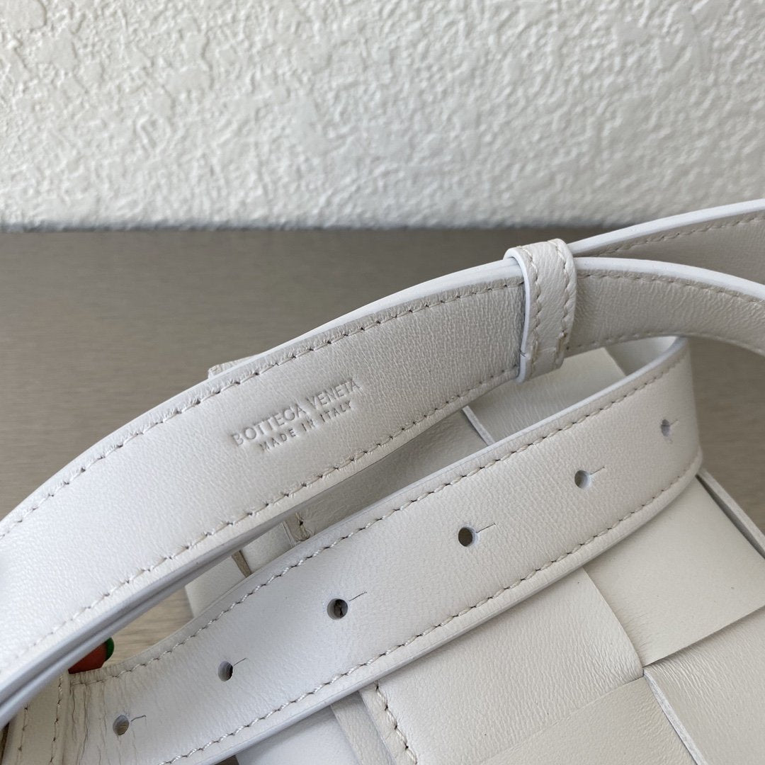 Top Quality Belt Cassette White, For Women, Women’s Bags 7in/18cm 668572VMAY19009