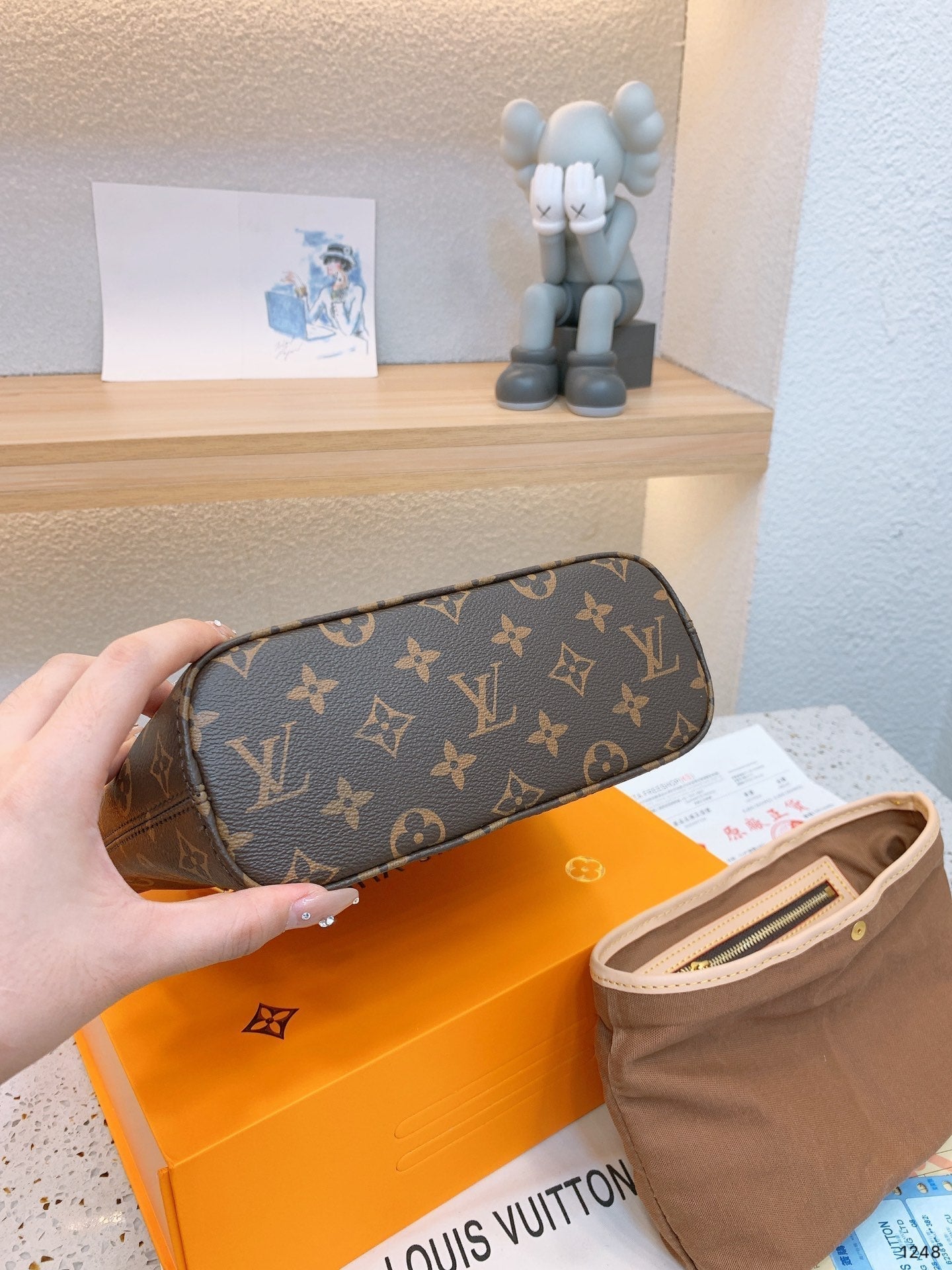 EN - New 1:1 rep Lux Bags LUV 550