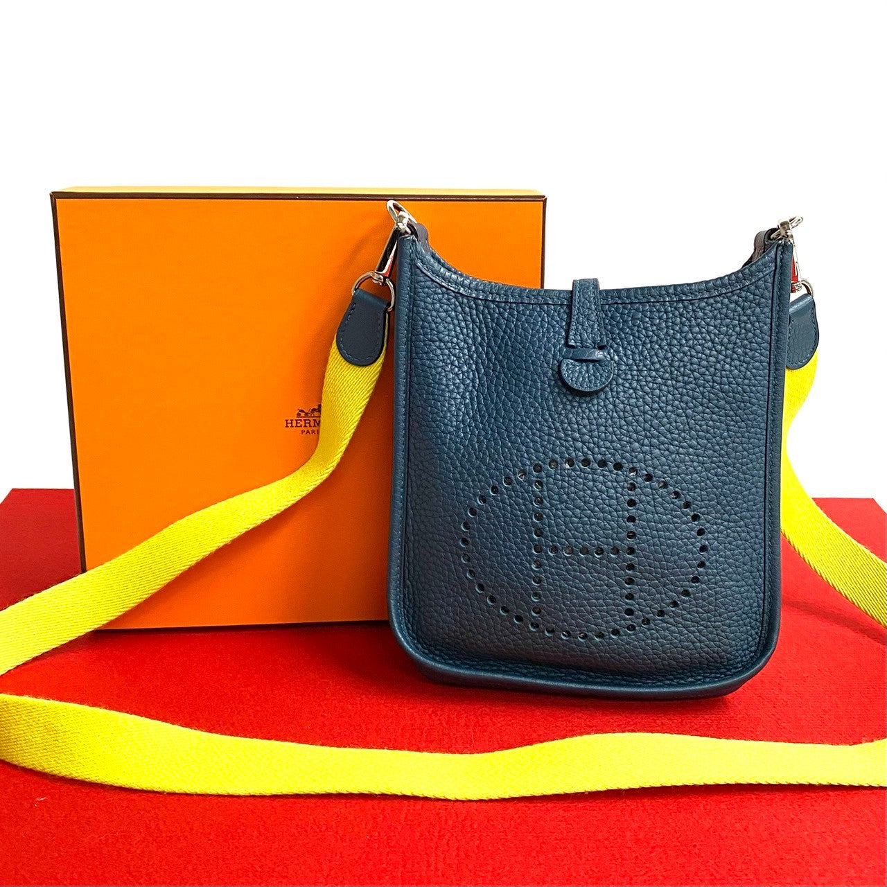 HERMES Shoulder Bag Taurillon Clemence, Leather blue Evelyn TPM Women  d