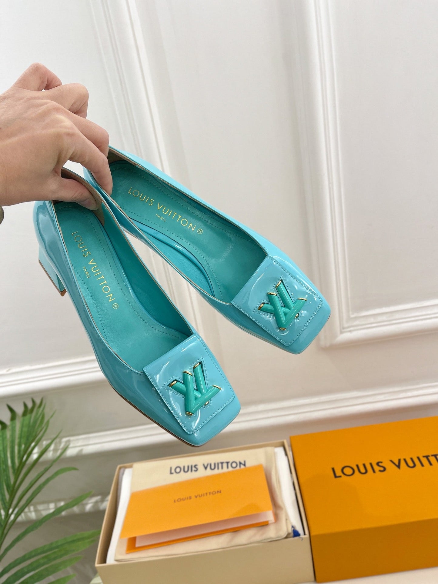 New 1:1 rep LUV High Heel Shoes 036