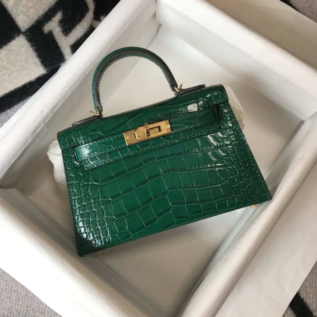 Top Quality Kelly Green For Women Gold Toned Hardware 7.8in/20cm