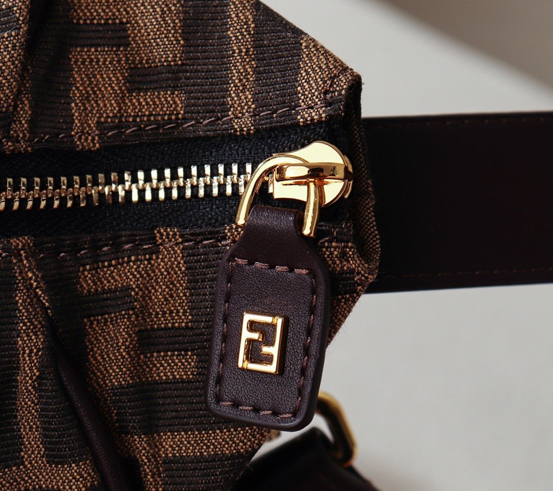 EN - New 1:1 rep  Bags FEI 100