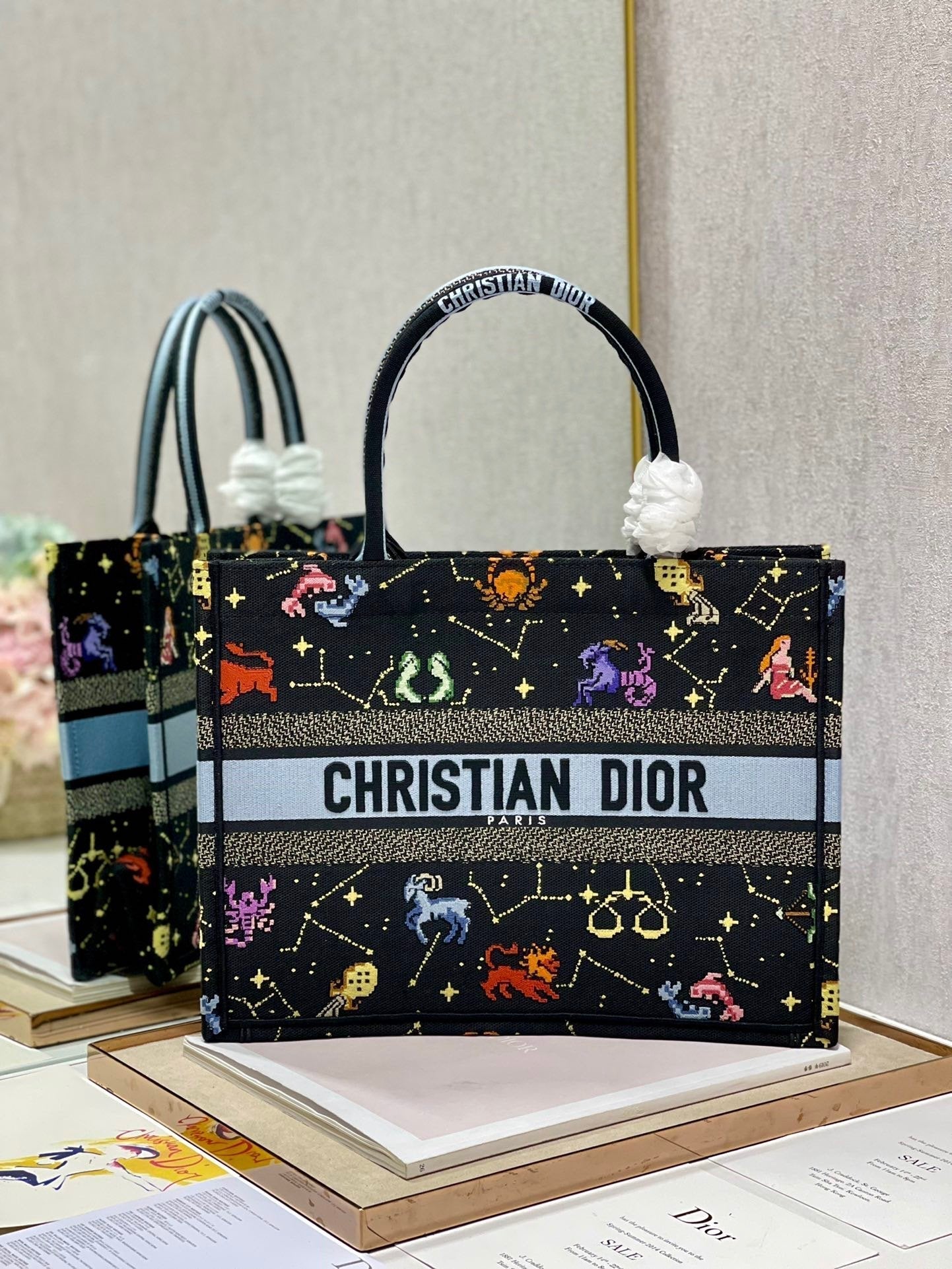 Top Quality MeTop Qualityum Book Tote Black Multicolor, For Women, Womens Handbags 14in/36cm CD M1296ZRTY_M911