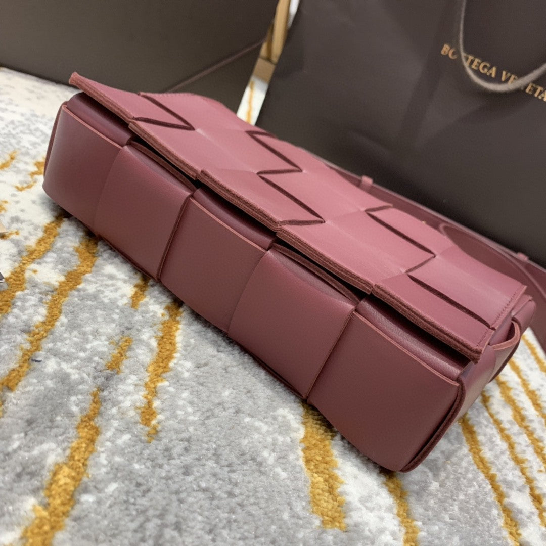 Top Quality Cassette Bag For Women 9.1in/23cm In Dark Red 578004VMAY16206