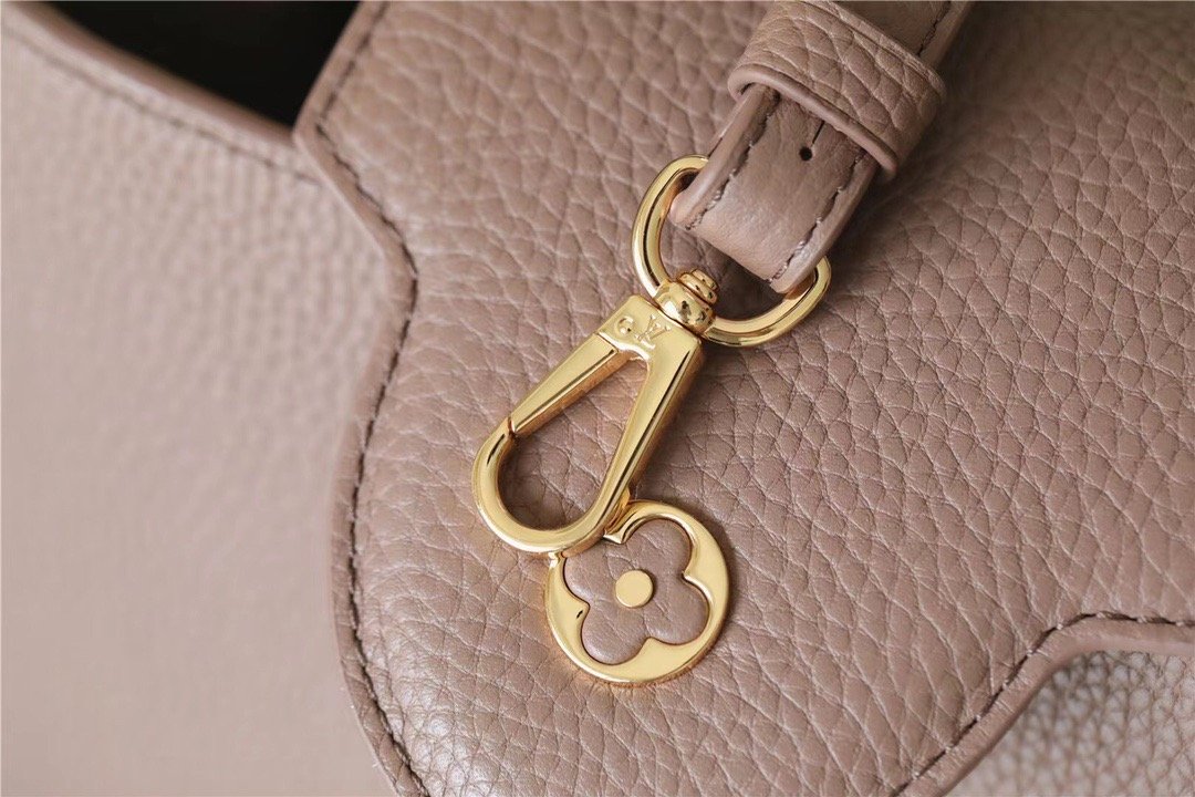 Top Quality Capucines BB Taurillon Light Brown For Women,  Shoulder And Crossbody Bags 26cm/10.6in Top Quality