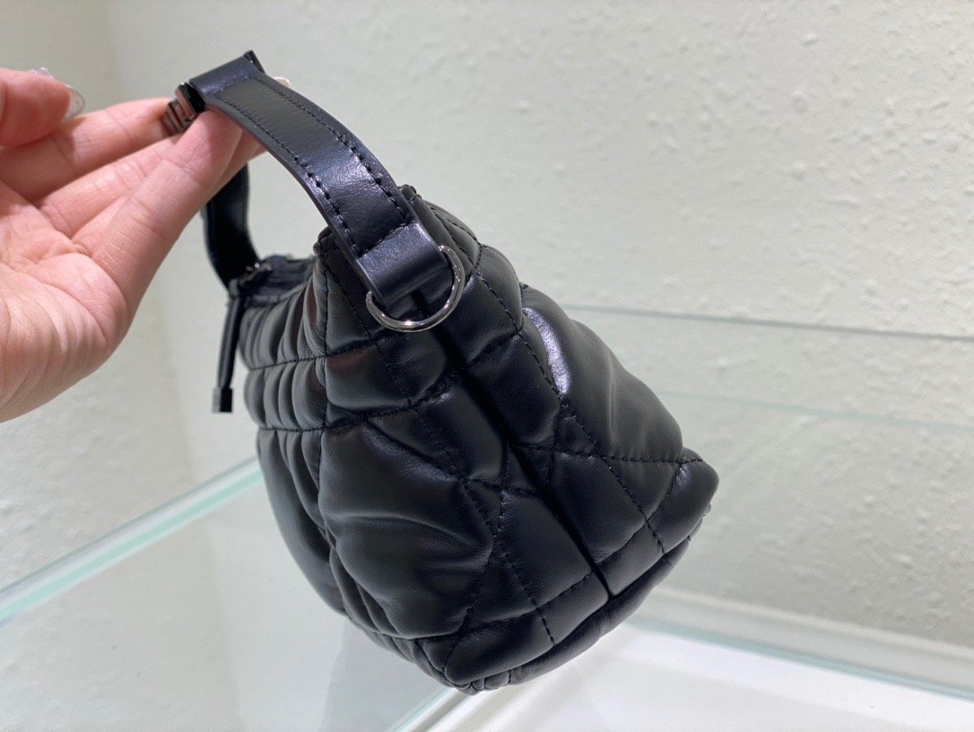 Top Quality Small DYORTravel Nomad Pouch Black, For Women, Womens Handbags 6in/15cm CD S5553BMIG_M900