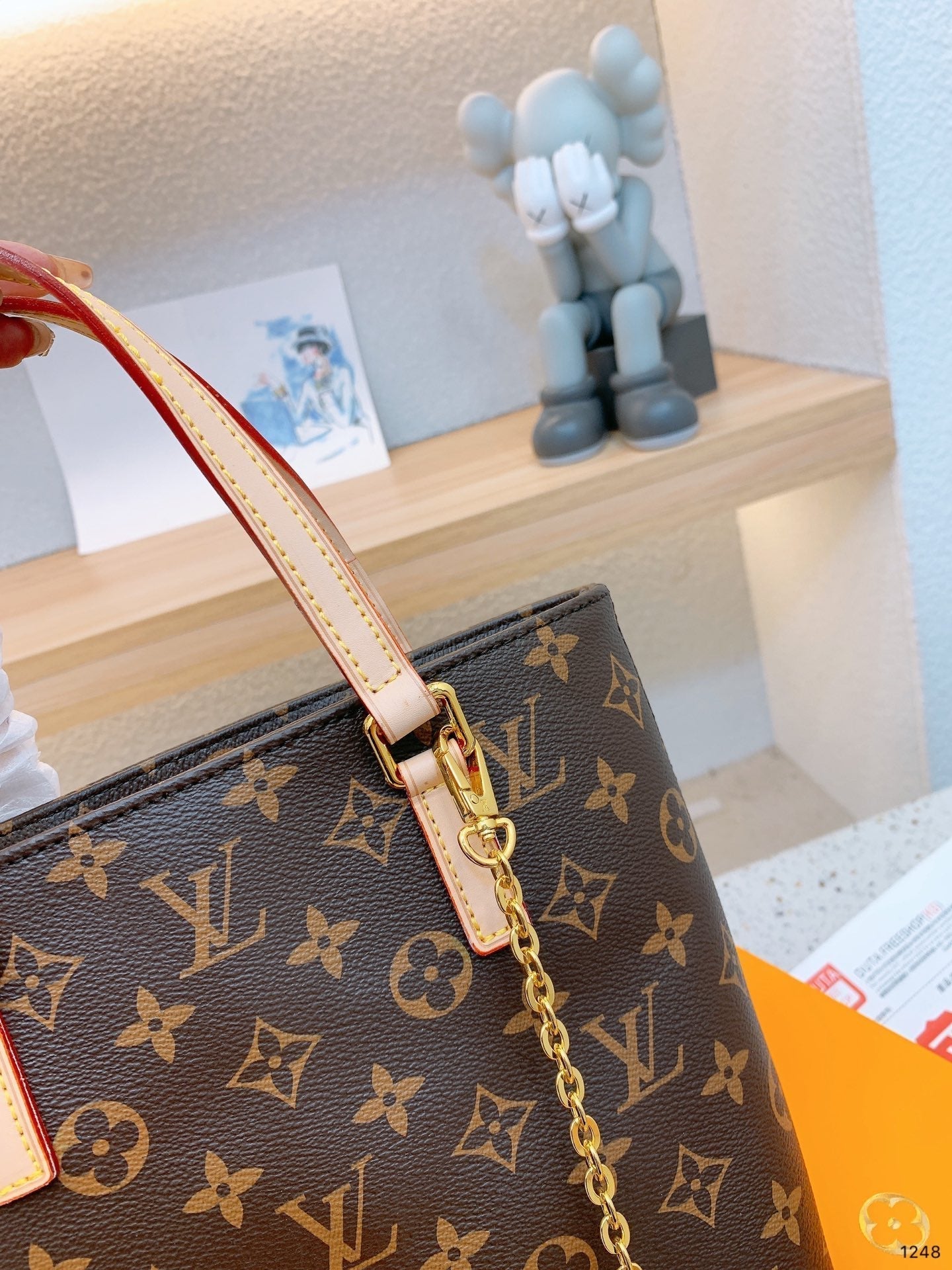 EN - New 1:1 rep Lux Bags LUV 550