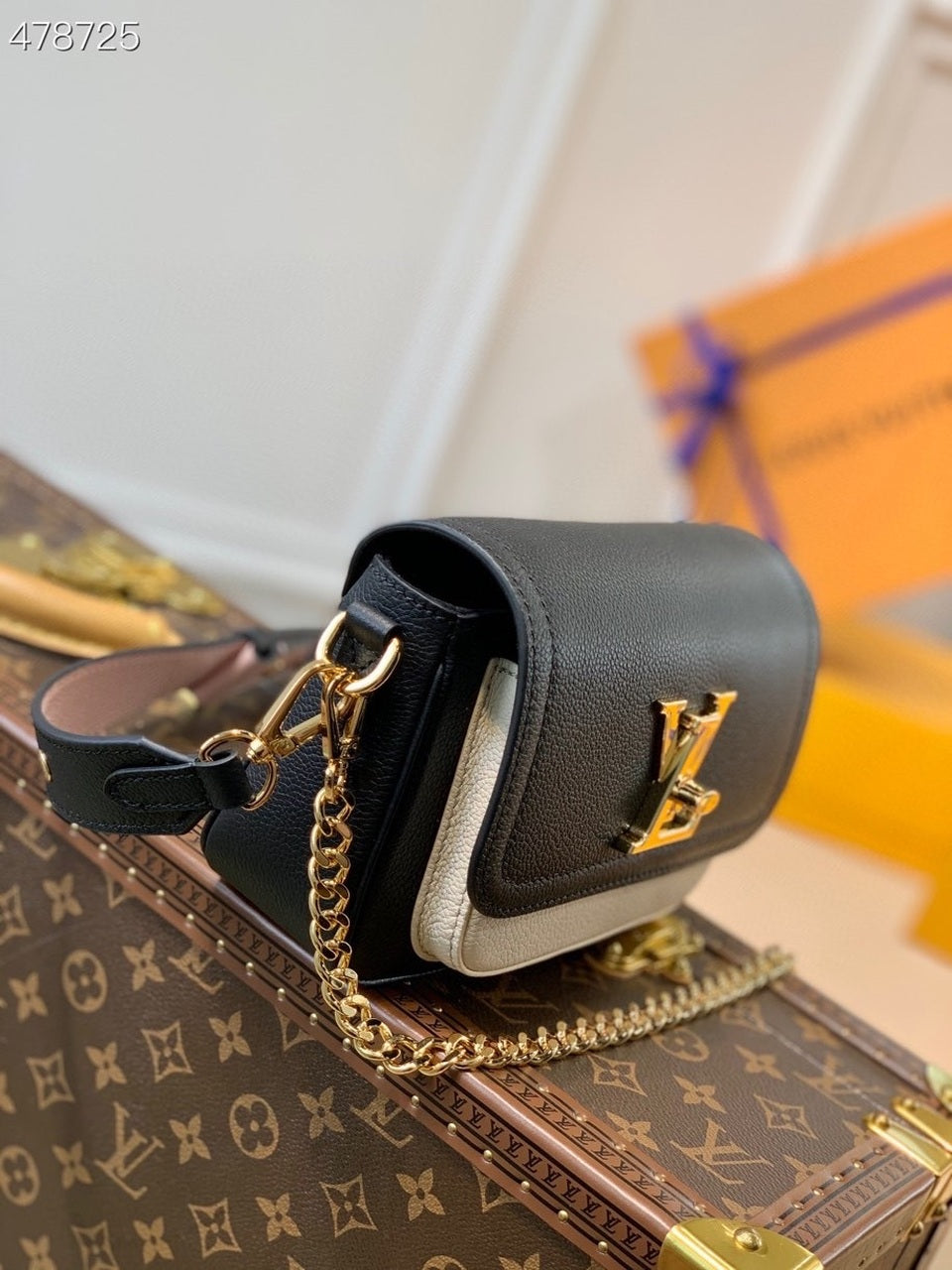 Top Quality Lockme Tender Black For Women,  Shoulder And Crossbody Bags 7.5in/19cm M58557