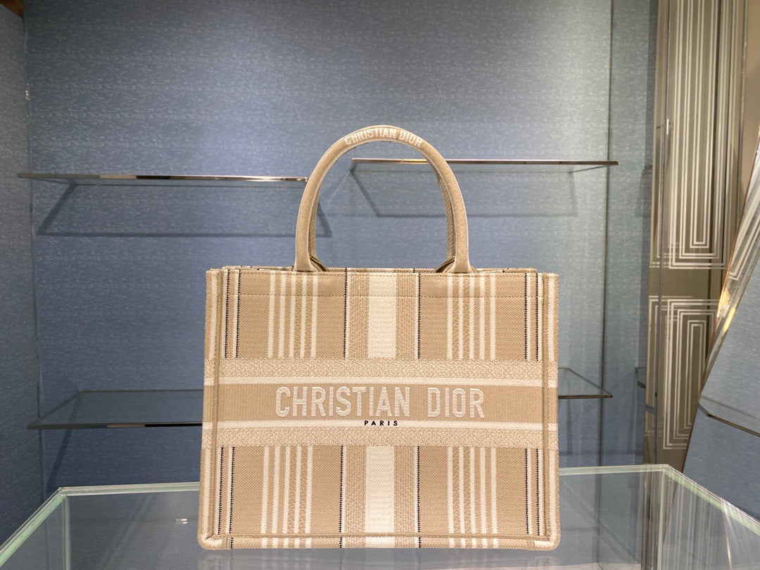 Top Quality MeTop Qualityum Book Tote Beige, For Women, Womens Handbags 14in/36cm CD