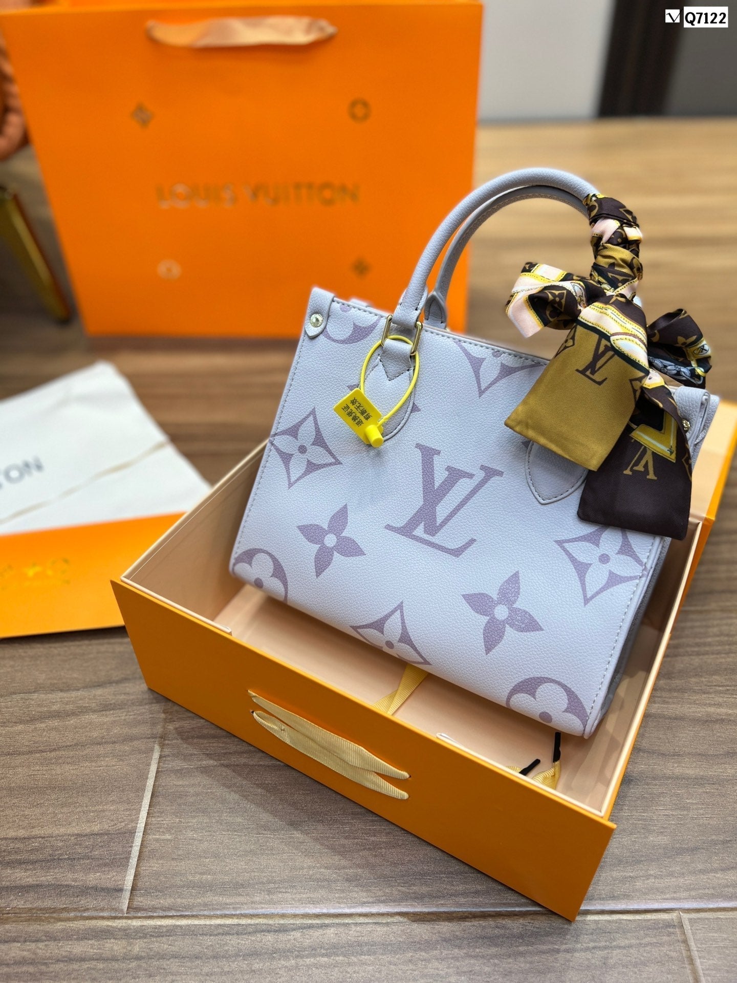 EN - New 1:1 rep Lux Bags LUV 534