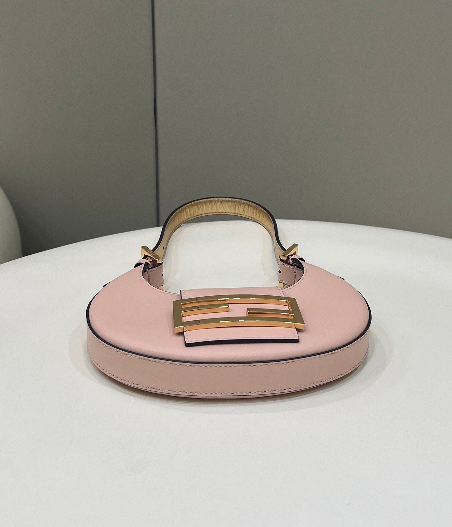 Top QualityTop Quality Cookie Pale Pink For Women, Women’s Handbags, Shoulder Bags 7in/19cm Pink FF 8BS065AAIWF14N1