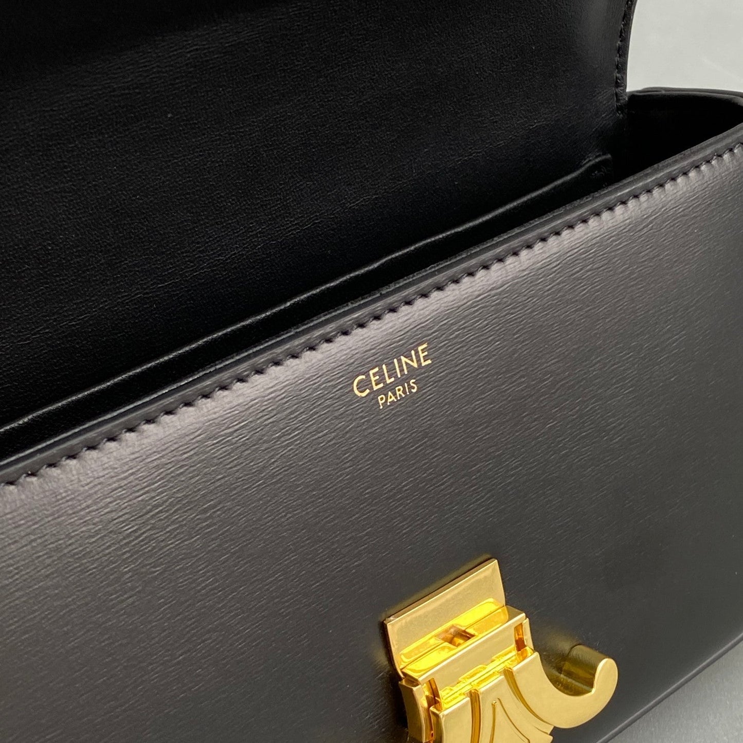 Top Quality Triomphe Shoulder Bag Black For Women 8in/20cm 194143BF4.38NO