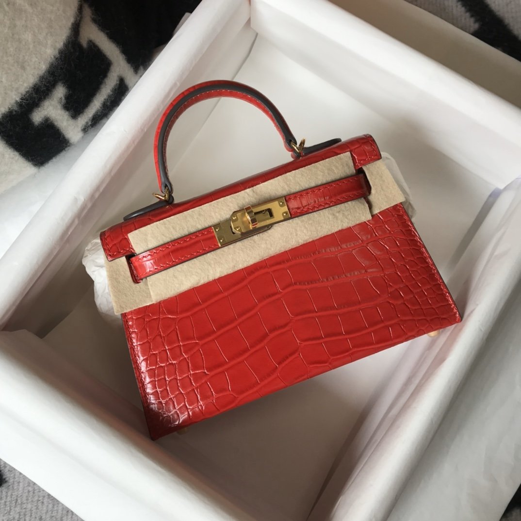 Top Quality Kelly Red For Women Gold Toned Hardware 7.8in/20cm