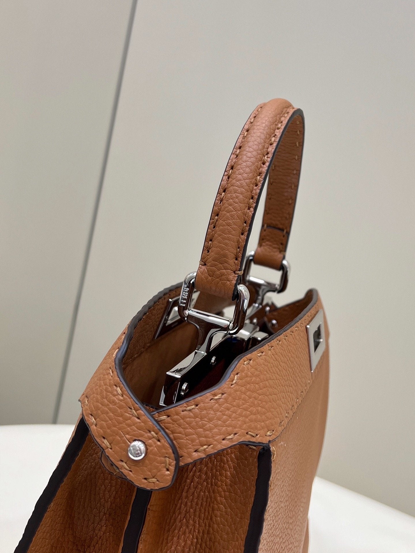Top QualityTop Quality Peekaboo ISeeU Medium Bronze For Women, Women’s Handbags, Shoulder Bags 13.1in/33.5cm FF