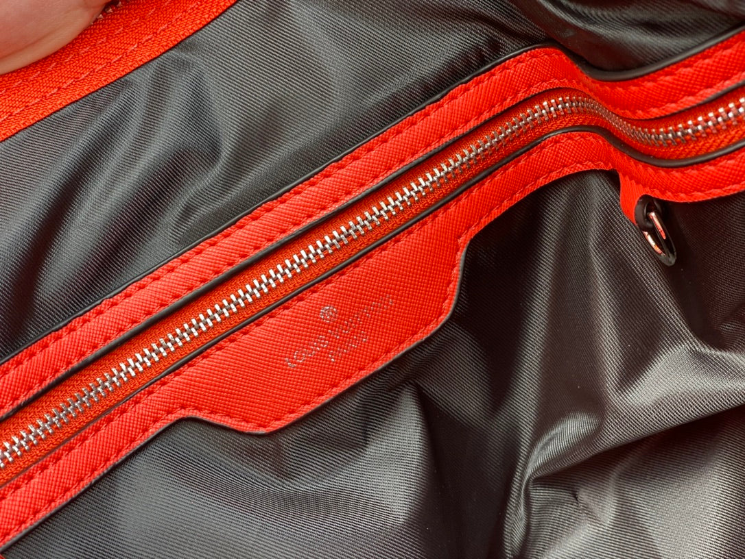 EN - New 1:1 rep  Bags LUV 673