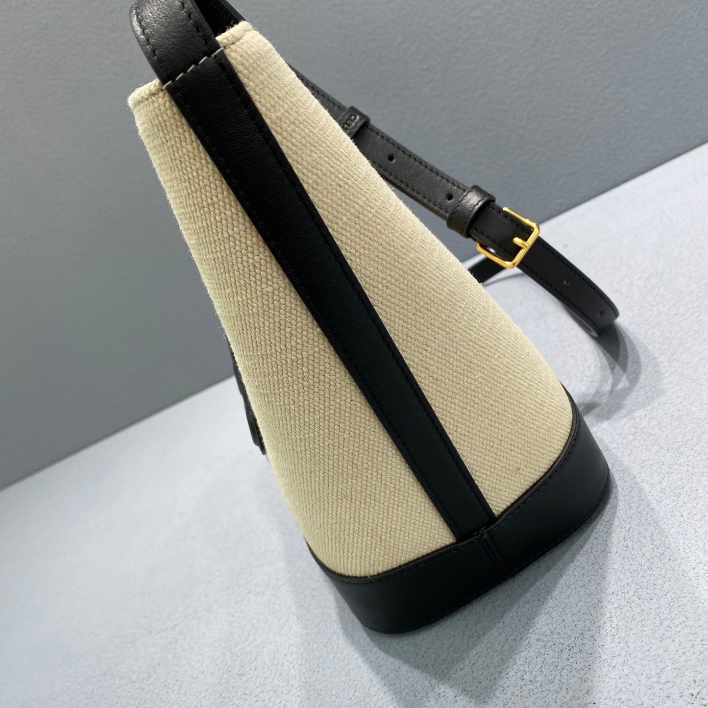 Top Quality Small Bucket Cuir Triomphe In Textile Beige/Black For Women 9in/22cm