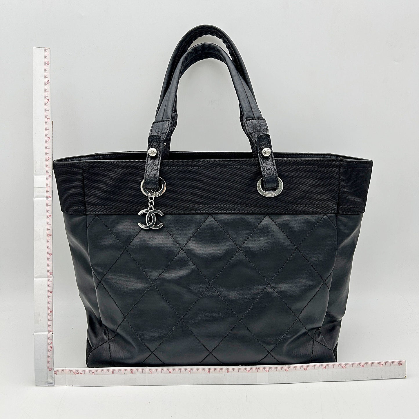 Paris-biarritz leather tote Chanel Black in Leather LA4482