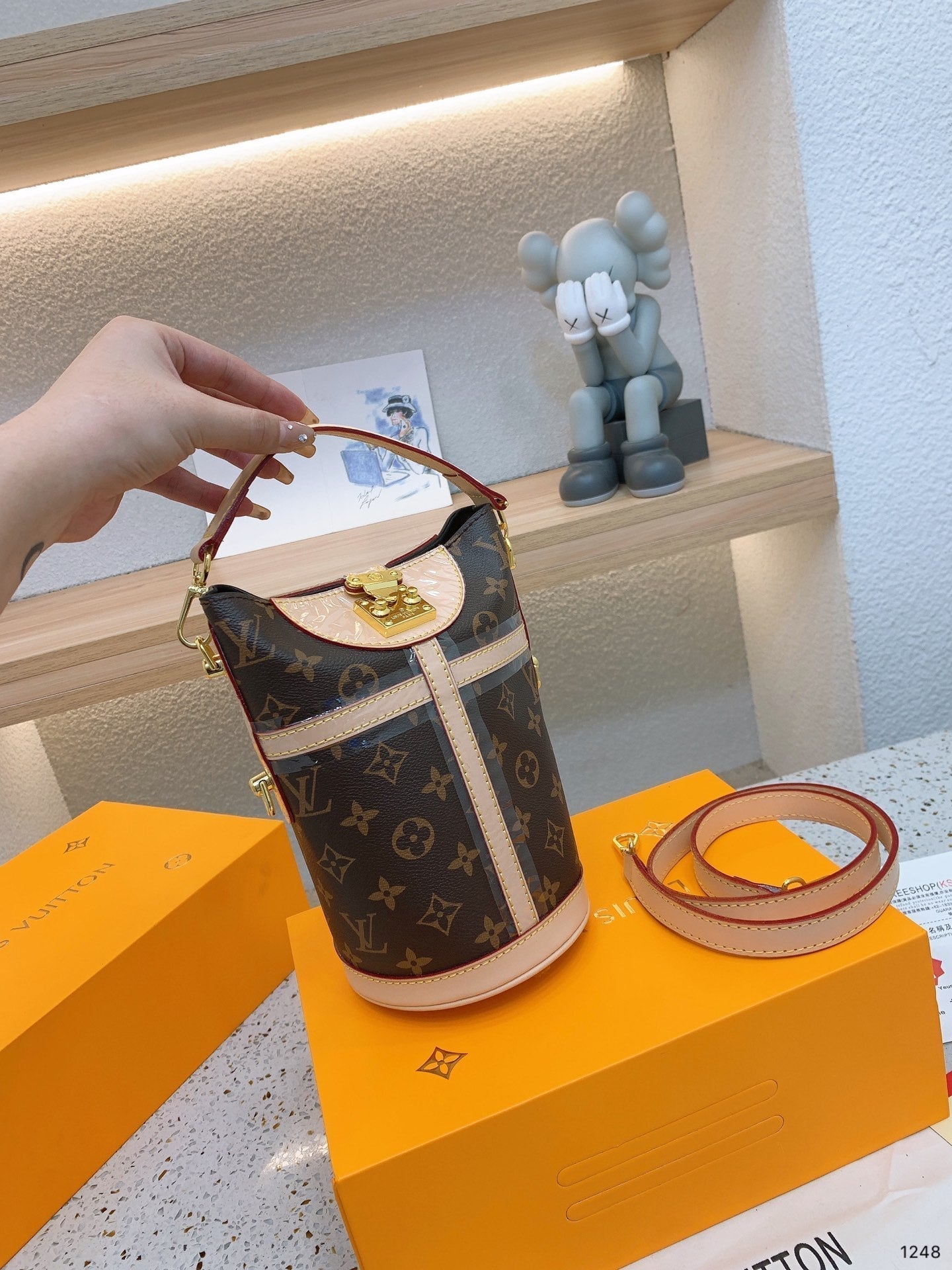 EN - New 1:1 rep Lux Bags LUV 549
