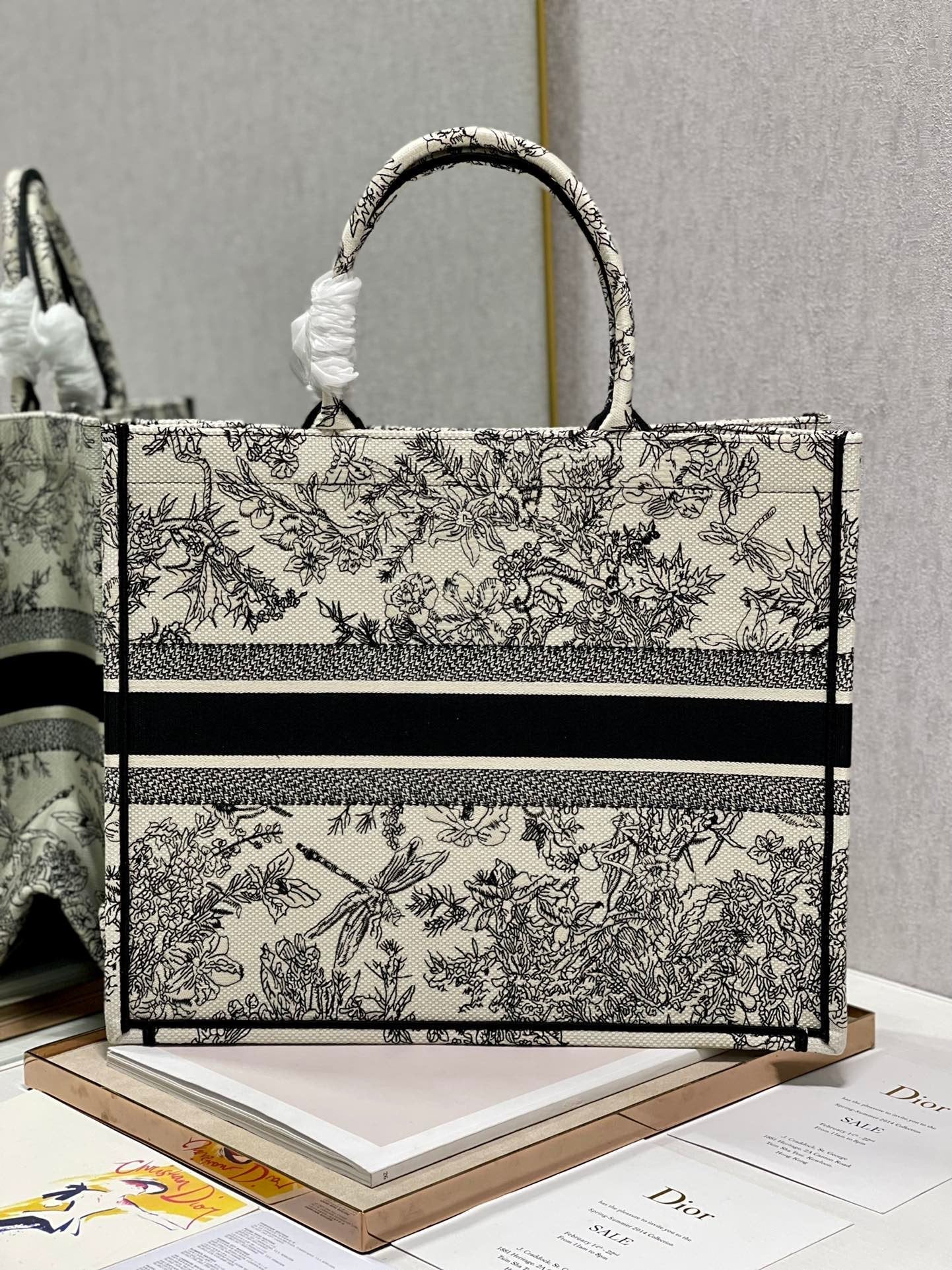 Top Quality Large Book Tote Blue Toile de Jouy Flowers Embroidery, Blue/Beige, For Women Womens Handbags, Shoulder Bags, 42cm CD M1286ZTQW_M808