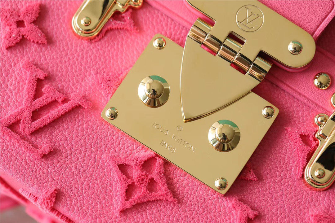 Top Quality Petite Malle Tufted Fluo Pink For Women,  Shoulder And Crossbody Bags 7.9in/20cm Top Quality M20745