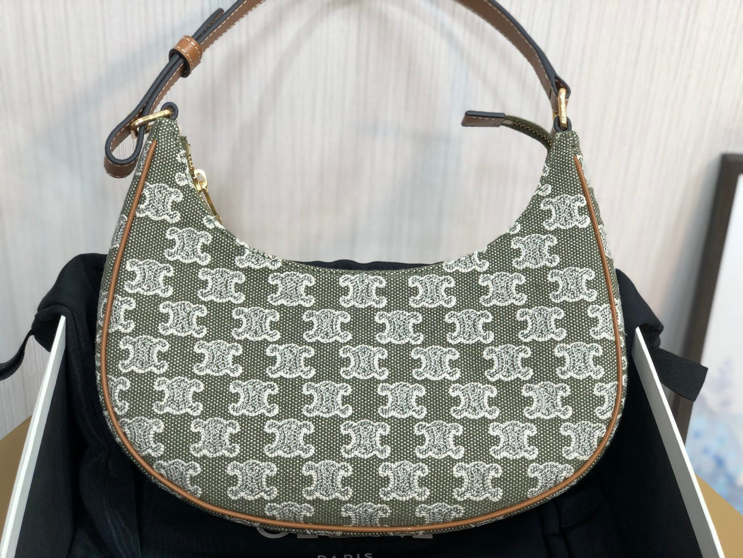 Top Quality Ava Bag In Triomphe Canvas Green For Women 9in/23cm
