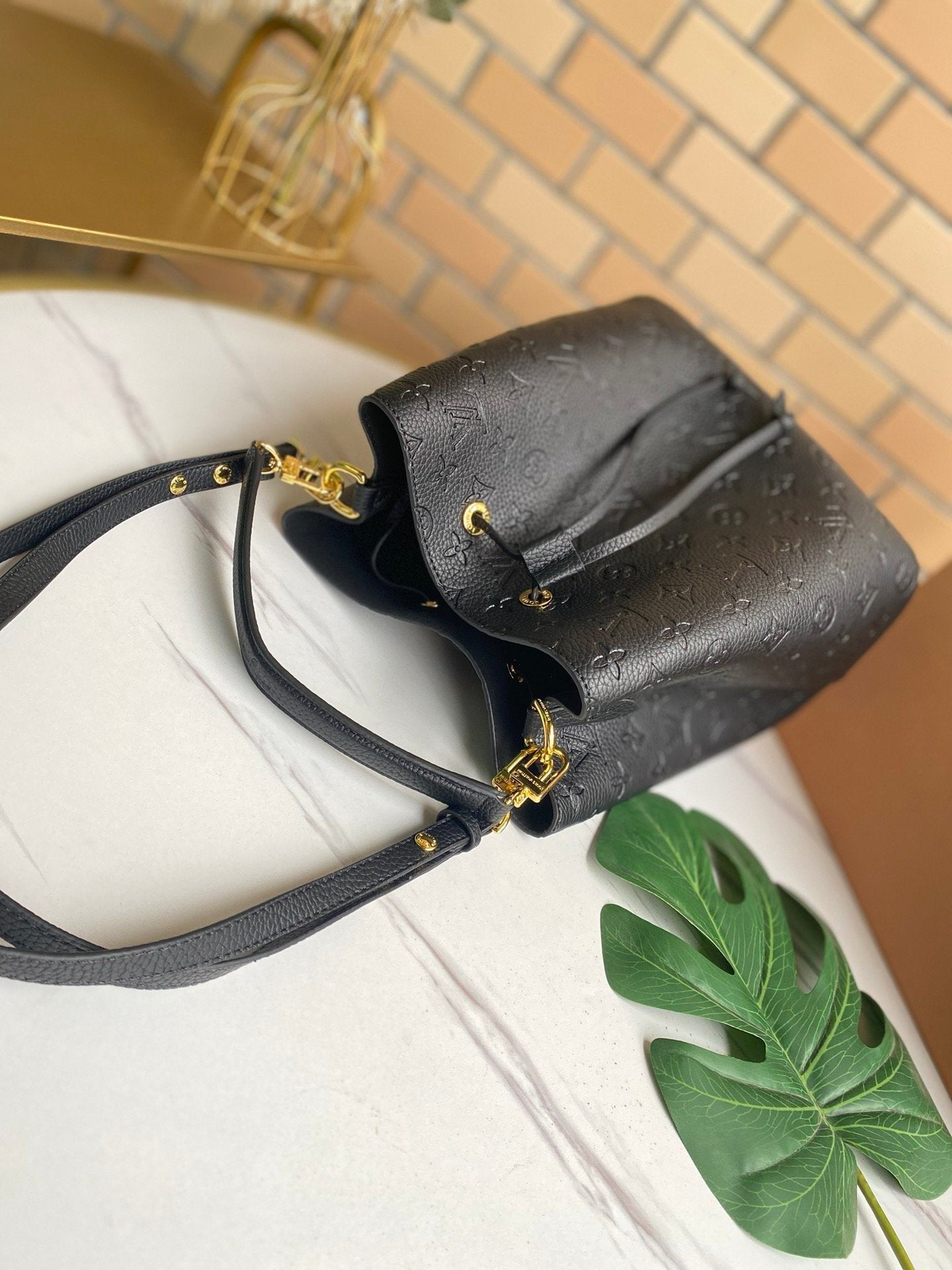 Top Quality NeoNoe MM Bucket Bag Monogram Empreinte Black For Women, Womens Handbags, Shoulder Bags 10.2in/26cm Top Quality M45256