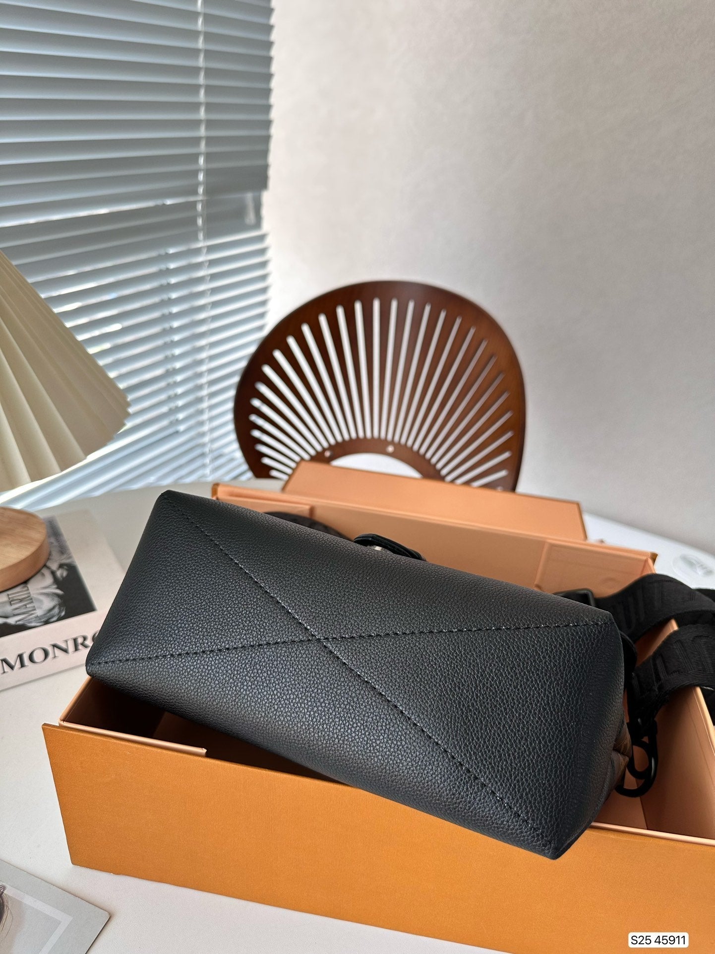 EN - Luxury Bags LUV 840
